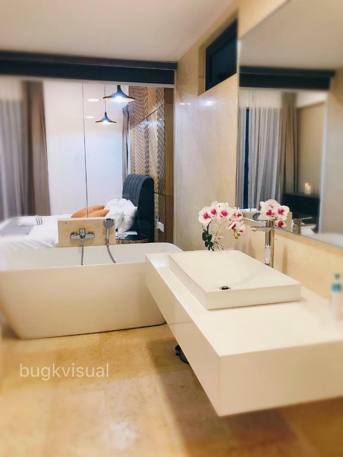 Luxury Seaview Family Suite By Little Cabin George Town  Kültér fotó